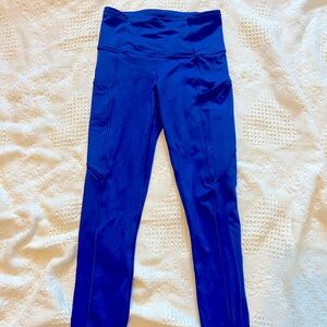 Lululemon women’s size 2 blue leggings excellent condition